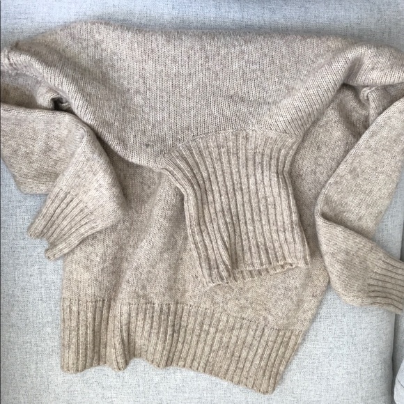 Sweater - Picture 5 of 7